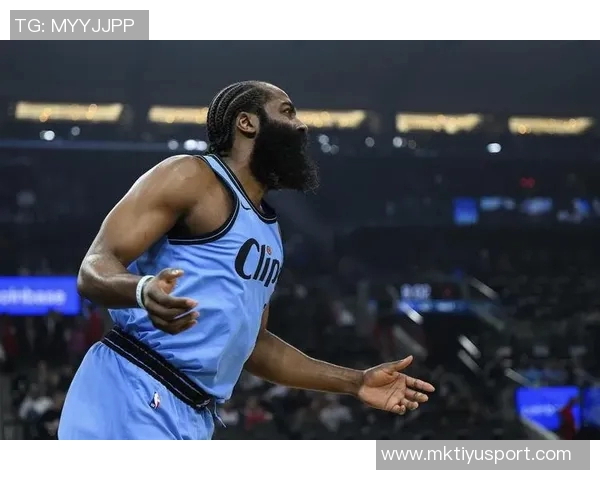 哈登称赞开拓者全场强硬表现并誓言鏖战到底直至最后时刻 哈登称赞开拓者全场强硬表现并誓言鏖战到底直至最后时刻