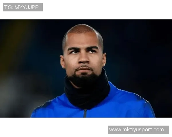 罗伯特桑切斯助力切尔西稳固防线对抗热刺展现出色表现 罗伯特桑切斯助力切尔西稳固防线对抗热刺展现出色表现