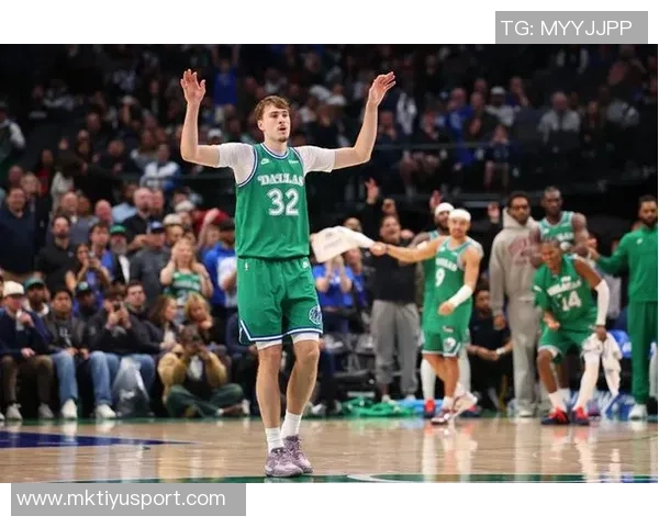 弗拉格场均194分超越克尼佩尔荣登新秀得分榜首位